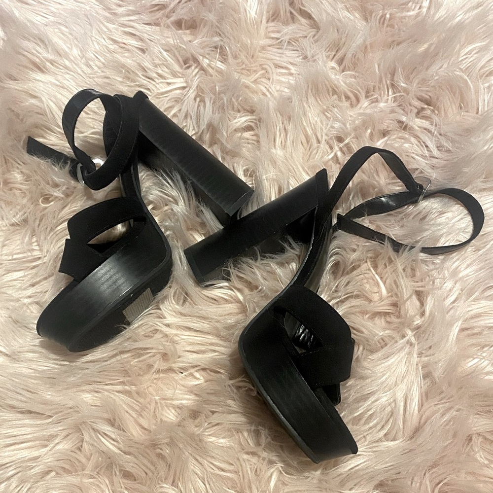Ankle strap sandals